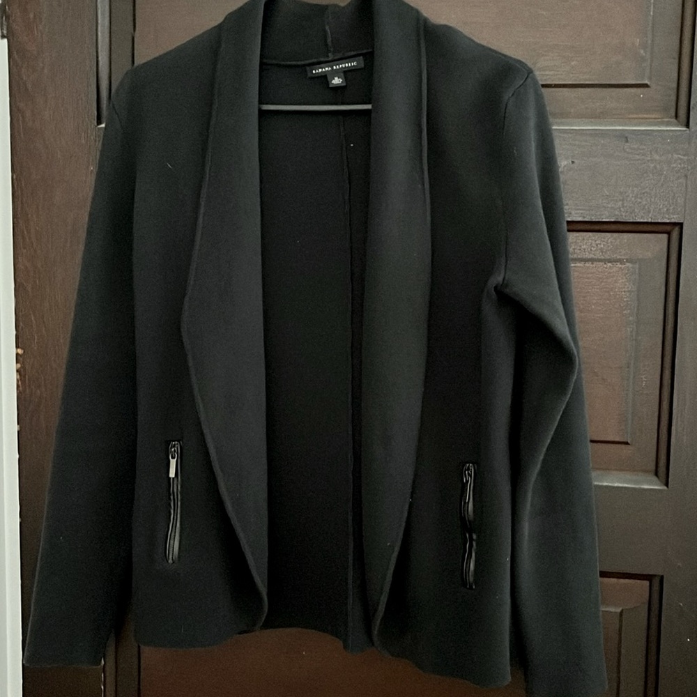 Banana Republic wool blend blazer, sizeM, in black